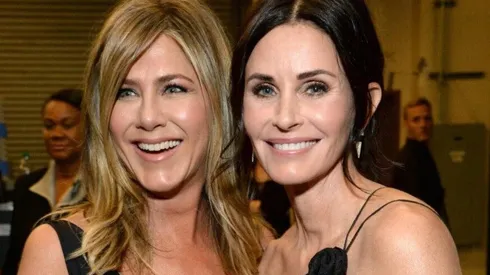 Jennifer Aniston y Cortney Cox en un evento
