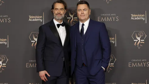 Murray Bartlett y Nick Offerman acudieron a los Creative Arts Emmys en enero del 2024.