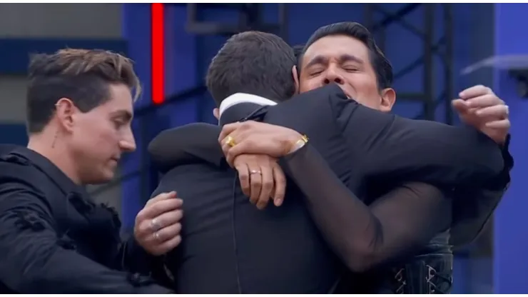 La salida de Adrian Marcelo dejó al team Tierra con solo tres participantes.