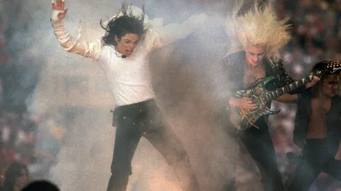 Michael Jackson en el Super Bowl XXVII en el Rose Bowl, en Pasadena, California.