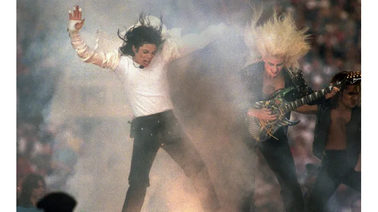 Michael Jackson en el Super Bowl XXVII en el Rose Bowl, en Pasadena, California.