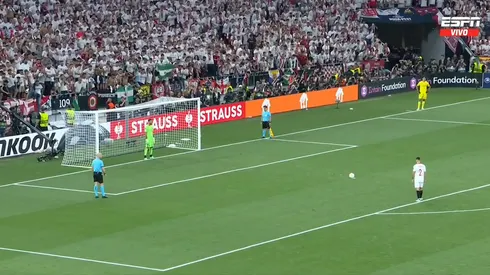 Nuevo penal decisivo para Gonzalo Montiel.