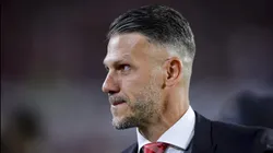 BUENOS AIRES, ARGENTINA - APRIL 19: Martin Demichelis coach of River Plate looks on prior the Copa CONMEBOL Libertadores 2023 group D match between River Plate and Sporting Cristal at Estadio Mas Monumental Antonio Vespucio Liberti on April 19, 2023 in Buenos Aires, Argentina. (Photo by Marcelo Endelli/Getty Images)