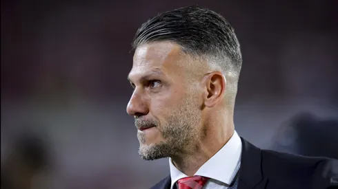 BUENOS AIRES, ARGENTINA - APRIL 19: Martin Demichelis coach of River Plate looks on prior the Copa CONMEBOL Libertadores 2023 group D match between River Plate and Sporting Cristal at Estadio Mas Monumental Antonio Vespucio Liberti on April 19, 2023 in Buenos Aires, Argentina. (Photo by Marcelo Endelli/Getty Images)