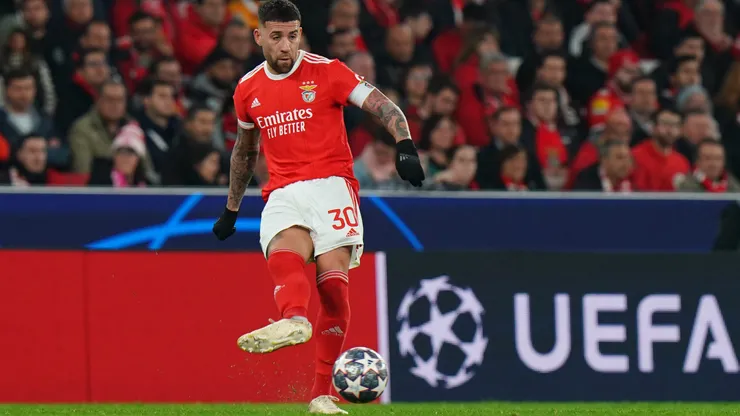 VIDEO | Hinchas del Benfica le pidieron a Otamendi que se quede y ESTO respondió el defensor