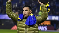 BUENOS AIRES, ARGENTINA - JUNE 05: Former Boca Juniors player and now on Paris Saint-Germain Leandro Paredes greets the fans before a match between Boca Juniors and Arsenal as part of the opening round of Liga Profesional Argentina 2022 at Estadio Alberto J. Armando on June 5, 2022 in Buenos Aires, Argentina. (Photo by Marcelo Endelli/Getty Images)