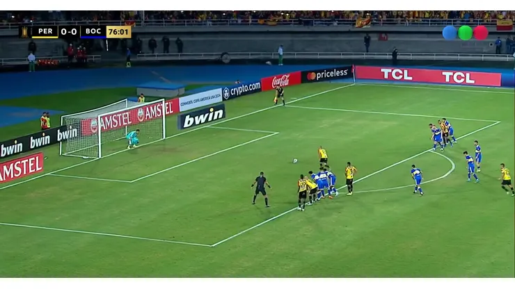 El penal atajado por Sergio Romero.