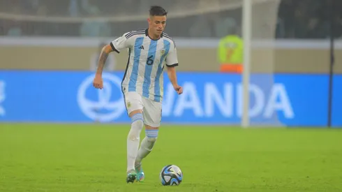 Valentín Gómez con la camiseta de la Selección Argentina.
