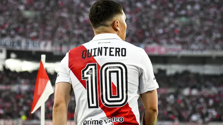Juan Fernando Quintero tiene un pie y medio en Racing.