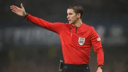 François Letexier, el árbitro que dirigió en el debut de Argentina.