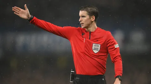 François Letexier, el árbitro que dirigió en el debut de Argentina.