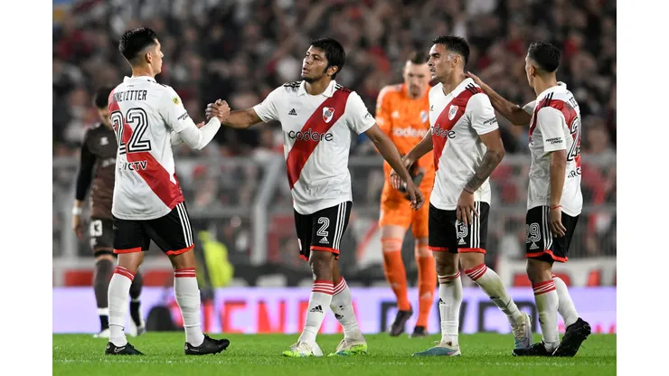 BUENOS AIRES, ARGENTINA - MAY 21: Matías Kranevitter (L) of River Plate celebrates with teammates after winning a Liga Profesional 2023 match between River Plate and Platense at Estadio Más Monumental Antonio Vespucio Liberti on May 21, 2023 in Buenos Aires, Argentina. (Photo by Diego Haliasz/Getty Images)