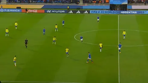 Italia tocándole la pelota a Brasil.