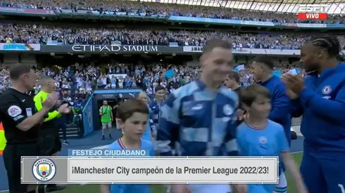 VIDEO | ¿Qué le dijo? La broma de Enzo Fernández que hizo estallar a Julián Álvarez durante el pasillo de honor