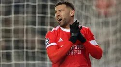 Una buena y una mala para River: Otamendi no sigue en Benfica, pero lo quiere otro GIGANTE