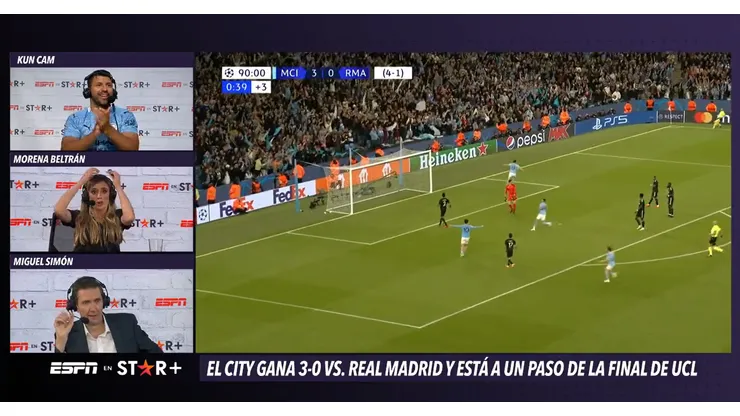 Sergio Agüero aplaudiendo el gol de Julián Álvarez.