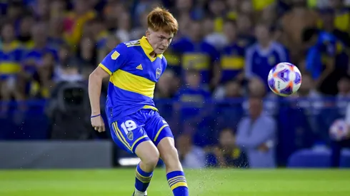Valentín Barco con la camiseta de Boca.