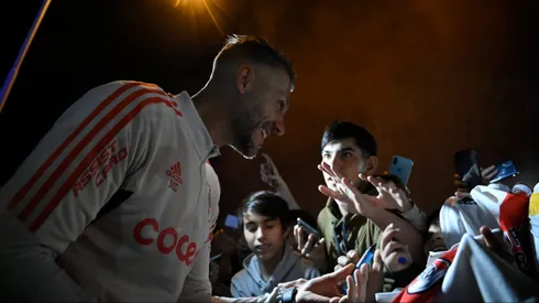 VIDEO | Espectacular recibimiento para River en Córdoba con una gran ovación para Demichelis