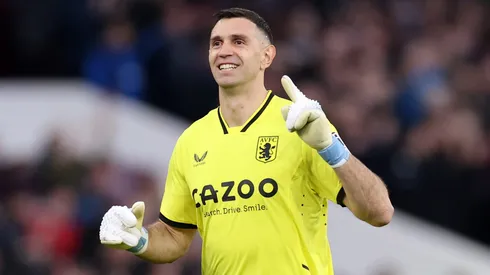 Dibu Martínez dejaría el Aston Villa: los 3 gigantes que lo quieren