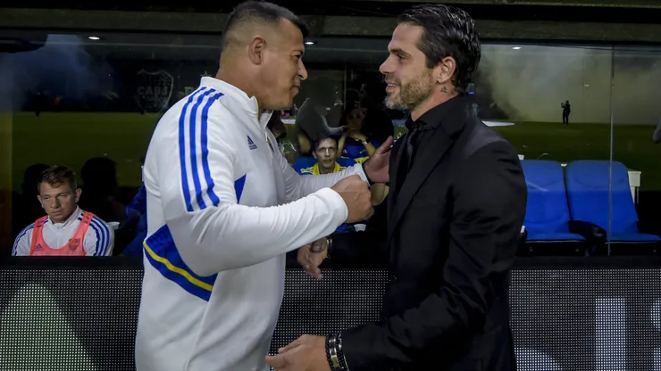 Jorge Almirón y Fernando Gago se disputarán un refuerzo en el mercado.