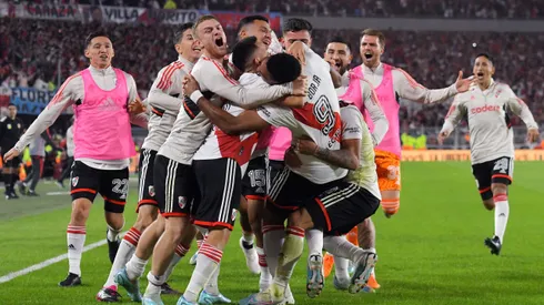 El festejo de los jugadores de River tras el tanto de Borja.