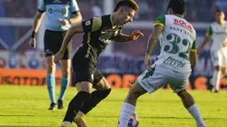 Malcom Braida y Agustín Sant'Anna disputando la pelota.