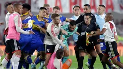 Escandaloso final en el Superclásico.