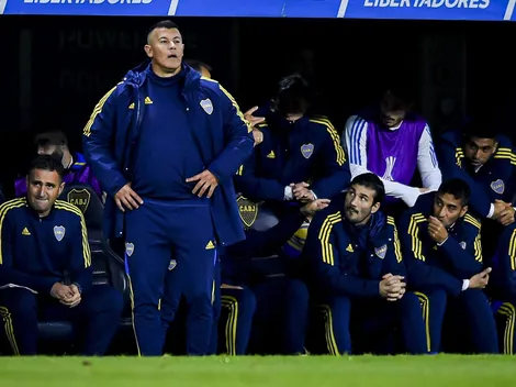 Los jugadores de Boca, concentrados tras el triunfo por decisión de Almirón