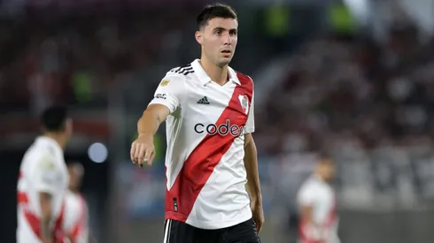 José Paradela con la camiseta de River.