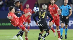 Partido vibrante en suelo ecuatoriano.