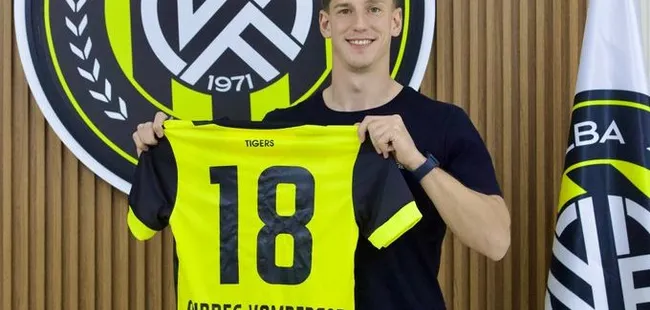 Twitter: @FutbolistasAXEM