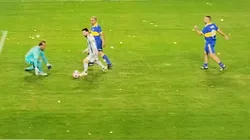 VIDEO | ¡Siempre está! Messi hizo un gol en la despedida de Riquelme y el estadio lo ovacionó