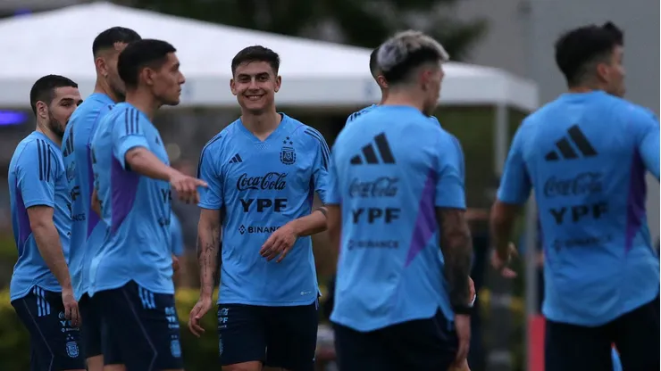 La burla que sufrió Dybala por un compañero de Selección: "Lo tienen cortito"