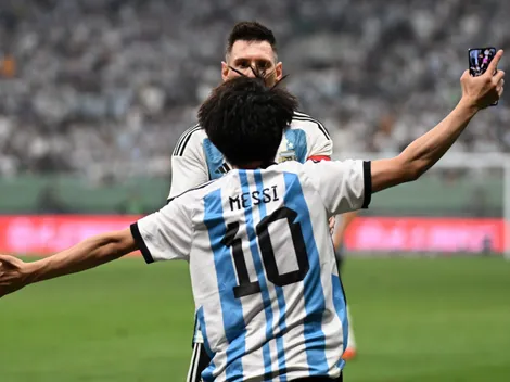 ¿Qué está tramando? El fan chino que abrazó a Messi avisó que va a redoblar la apuesta