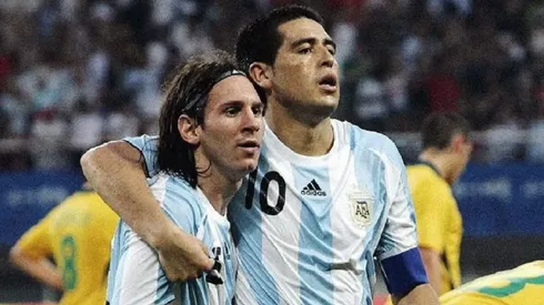 Messi jugará en el partido de Riquelme.