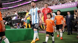 El insólito trofeo que se llevó la Selección tras ganarle a Australia: Maradona, Messi y un detalle increíble