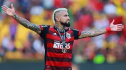 Se fue mal de Boca y podría ser compañero de Arturo Vidal