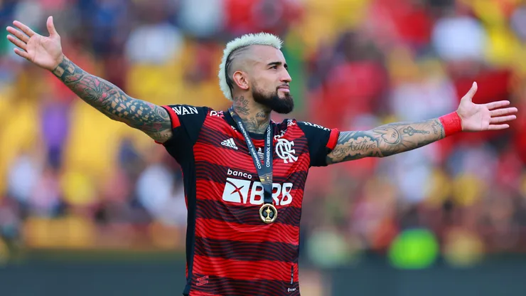 Se fue mal de Boca y podría ser compañero de Arturo Vidal