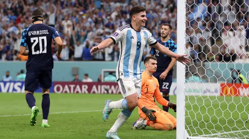 Julián Álvarez celebra el 3-0 frente a Croacia. (Getty Images)
