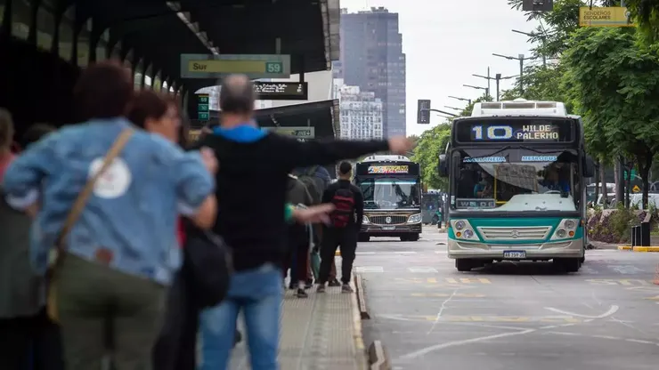 La UTA anunció paro de colectivos para este martes.