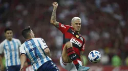 Racing, que jugó clasificado, no resistió en el Maracaná y perdió ante Flamengo
