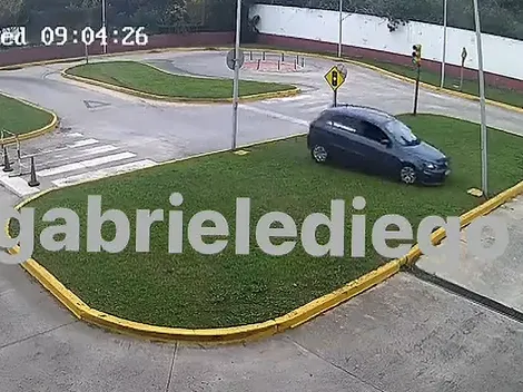 [VIDEO] Rendía examen de manejo, CHOCÓ y VOLCÓ