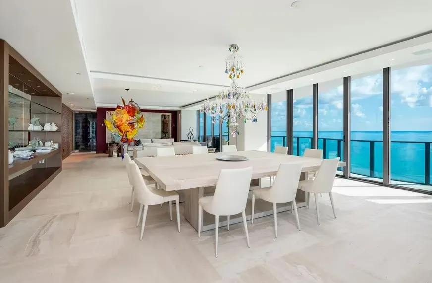 (www.regaliaresidences.com)