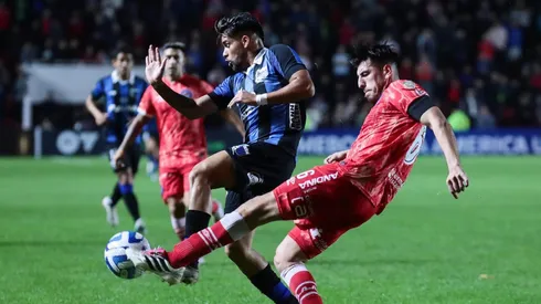 Partido apretado entre Argentinos y Liverpool.