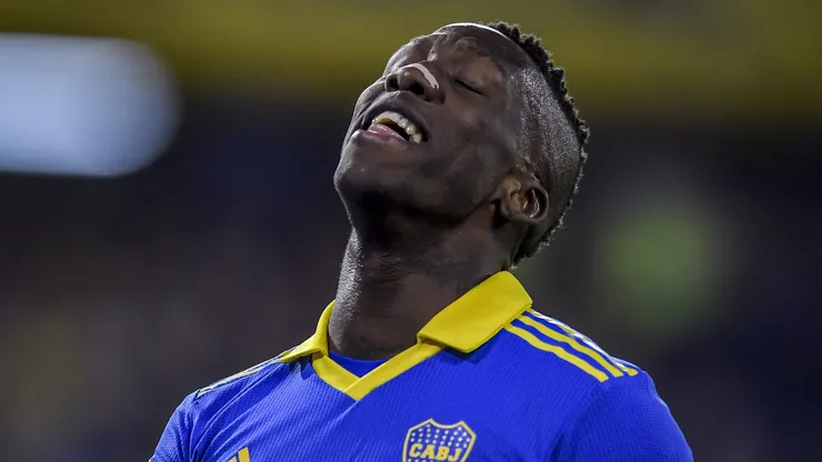 El representante de Advíncula rompió el silencio sobre su futuro en Boca
