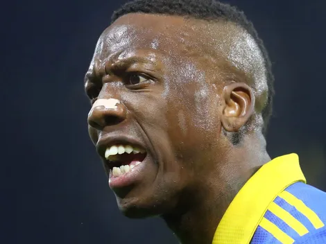 Lesionado, pero vivo: Advíncula cerró la noche con ovación y conmovió hasta a Almirón