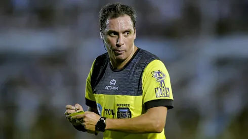 El árbitro Fernando Rapallini