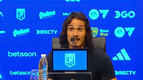 Edinson Cavani en conferencia de prensa.