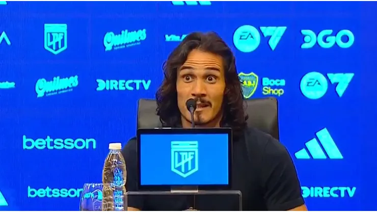 Edinson Cavani en conferencia de prensa.