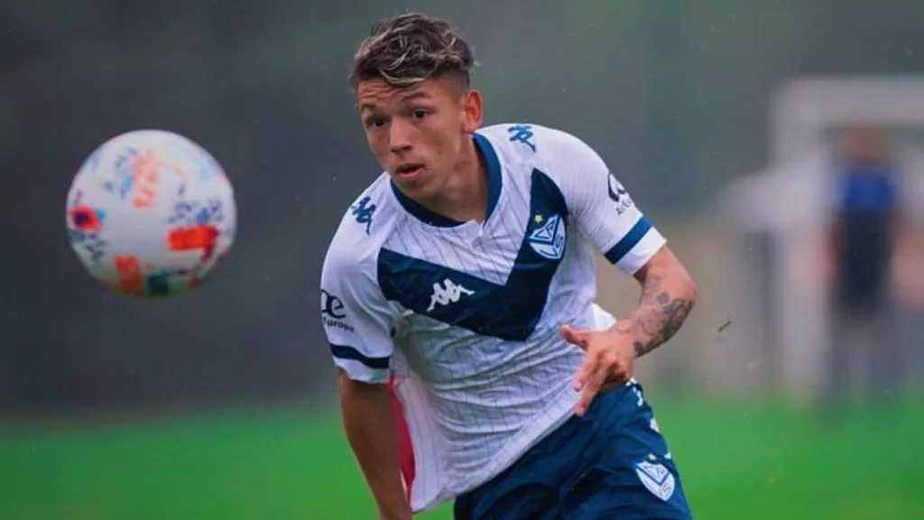 Gianluca Prestianni con la camiseta de Vélez.